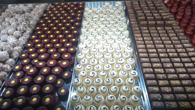 vente-LA ROQUE EN PROVENCE-min_chocolates_milk_chocolate_white_chocolate_truffles_candy_food_treat_cacao-1213769